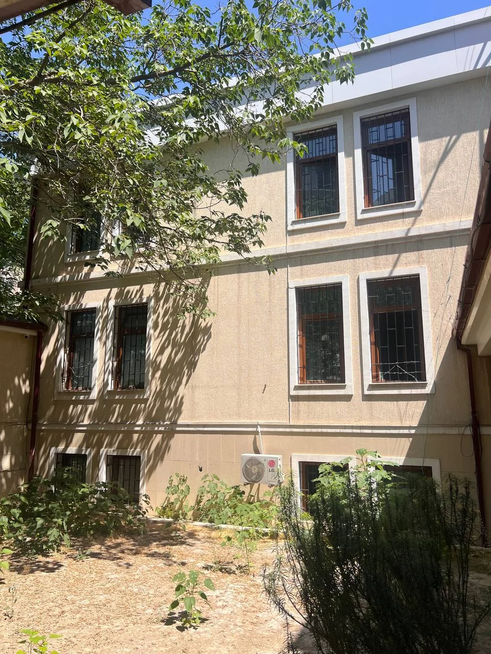Ijaraga biznes binosi 554m² — Дархан — М.УЛУГБЕКСКИЙ ТУМАН г.ТАШКЕНТ