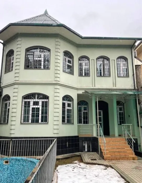 Sotuvga 6-xonali uy 300m² — Космонавтов — YAKKASAROY TUMANI TOSHKENT SHAXRI