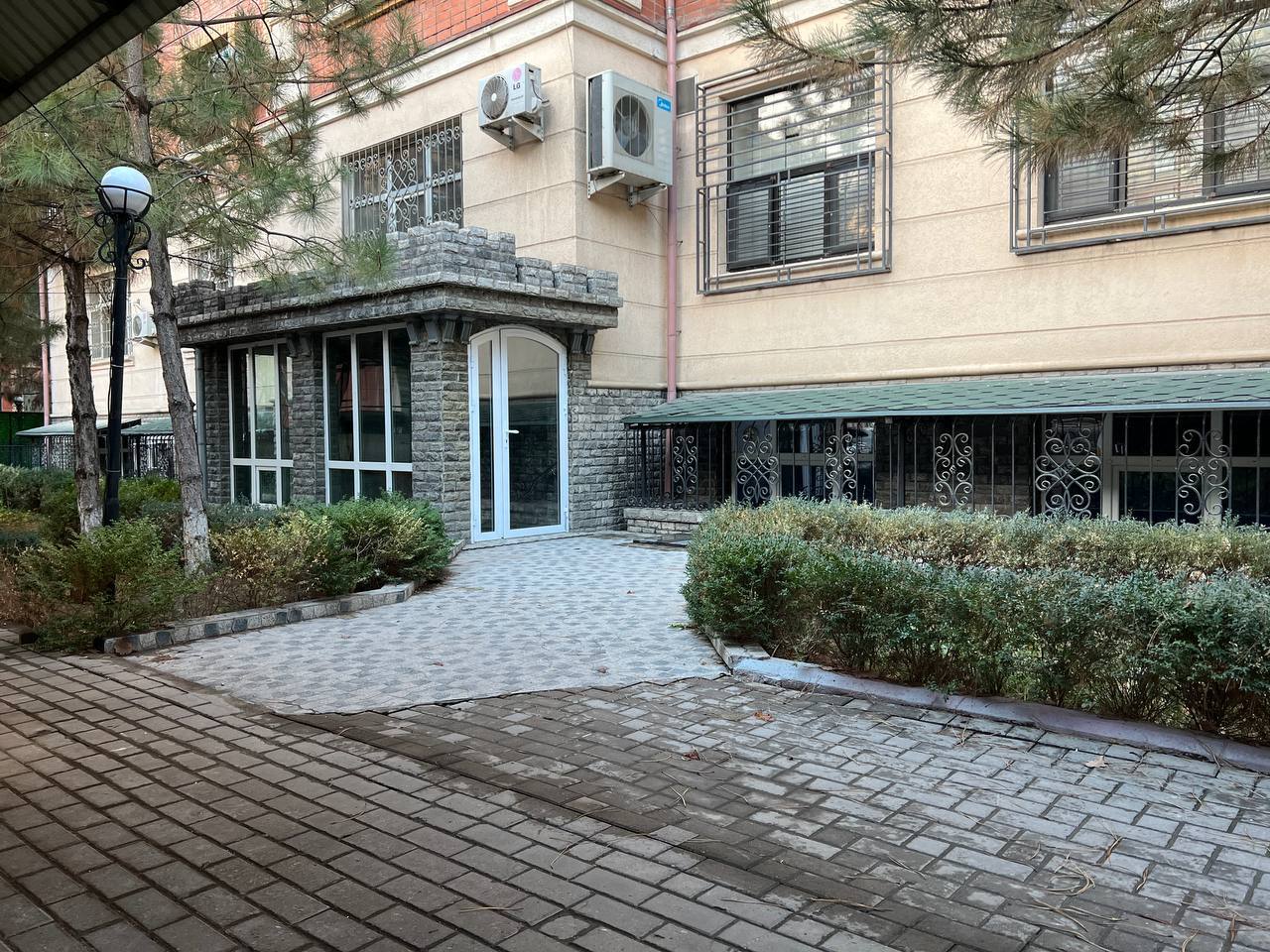 13 xonali tijorat obyekti 500 m² — ijaraga — MIROBOD TUMANI TOSHKENT SHAXRI