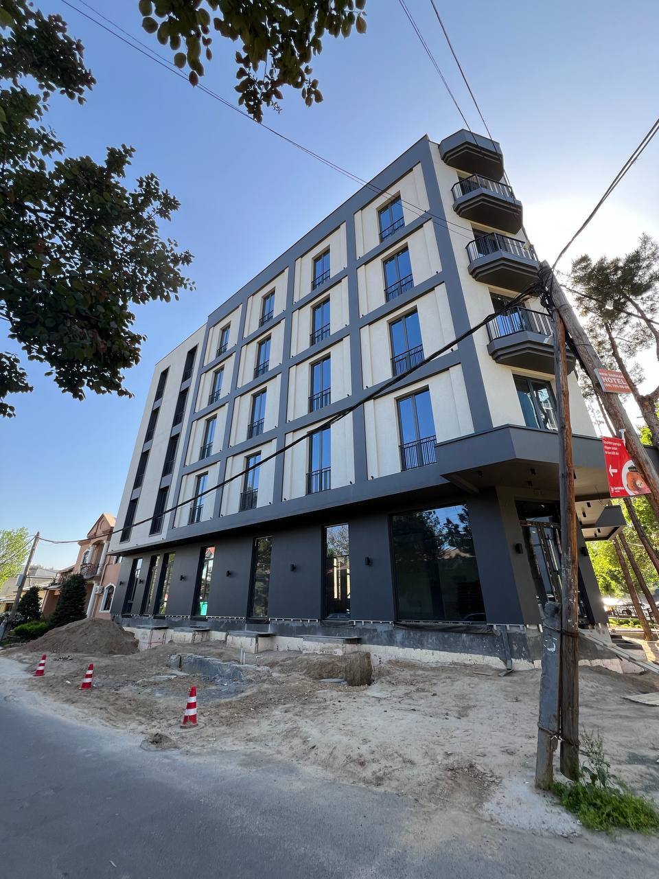 Tijorat obyekti 2428 m² — sotiladi — М.УЛУГБЕКСКИЙ ТУМАН г.ТАШКЕНТ
