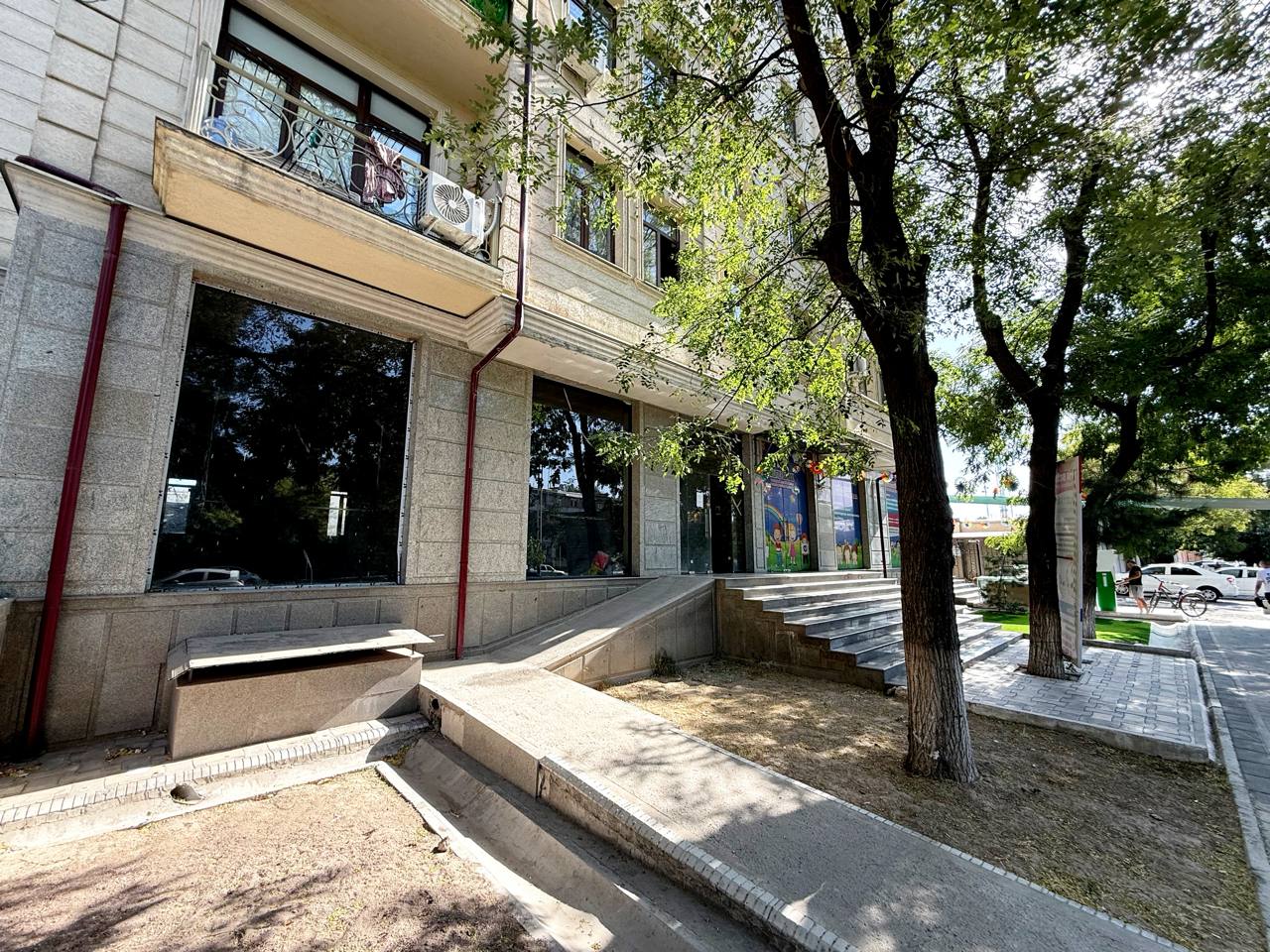 Tijorat obyekti 150 m² — OLMAZOR TUMANI TOSHKENT SHAXRI