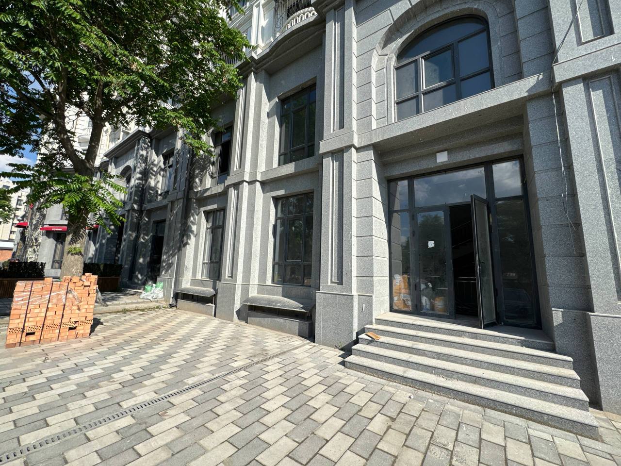 Tijorat obyekti 290 m² — ijaraga — YAKKASAROY TUMANI TOSHKENT SHAXRI