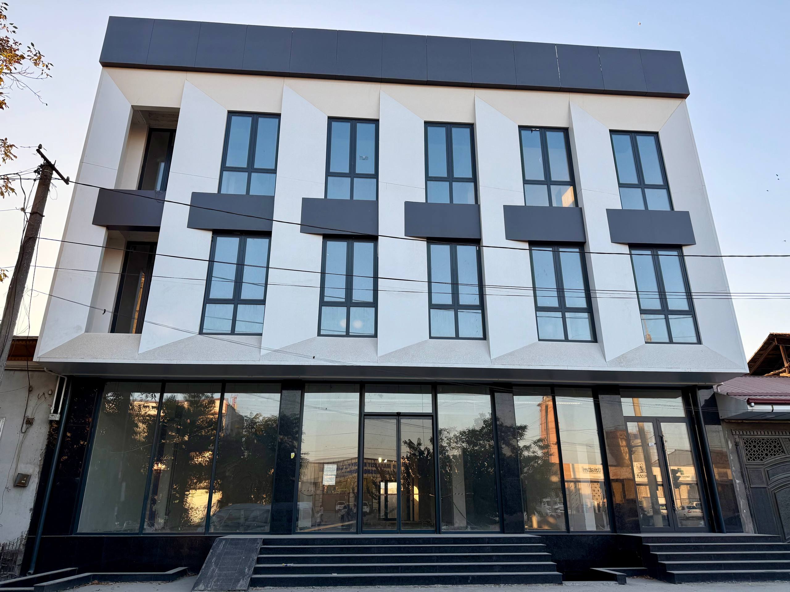 Tijorat obyekti 1350 m² · Олмазор Сити — OLMAZOR TUMANI TOSHKENT SHAXRI