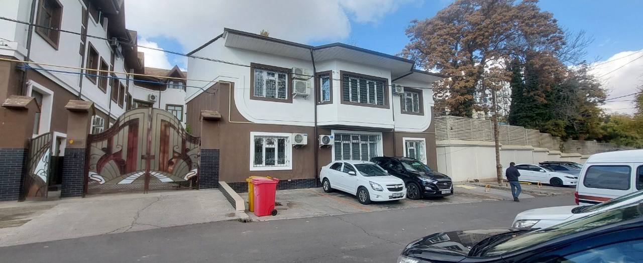 7 xonali tijorat obyekti 220 m² — ijaraga — YAKKASAROY TUMANI, TOSHKENT SHAXRI