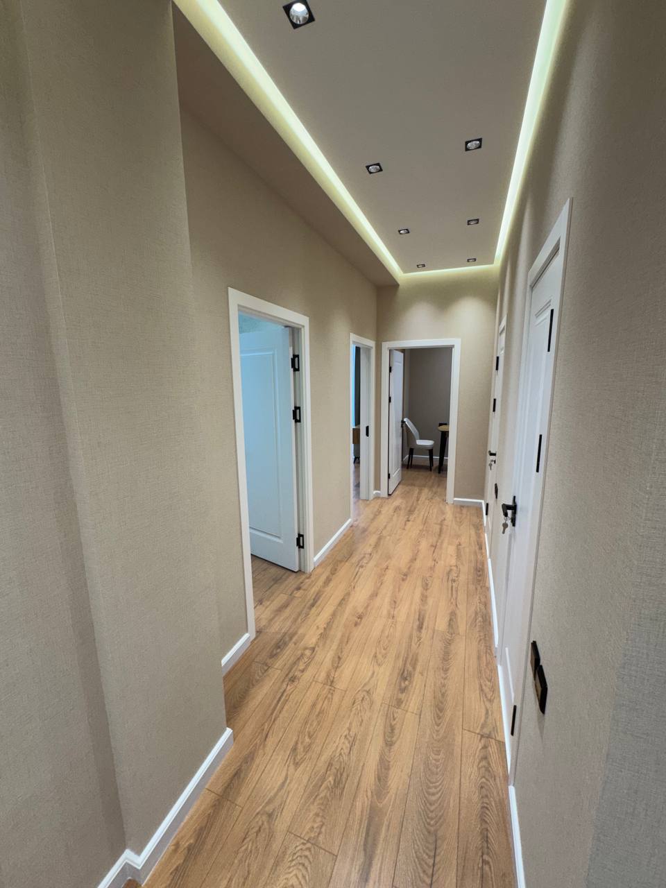3 xonali kvartira 83 m² — sotiladi · Moderno — YAKKASAROY TUMANI, TOSHKENT SHAXRI — 3
